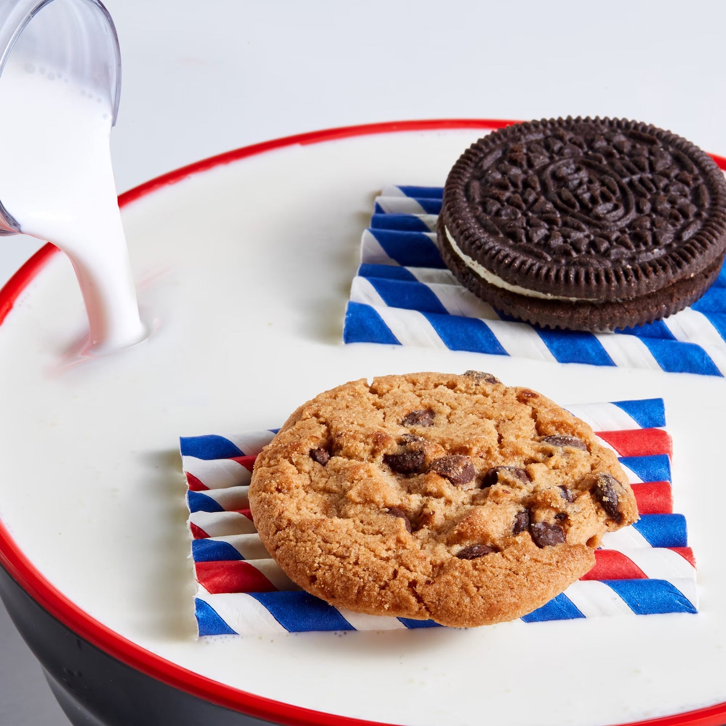 Nabisco Sweet Treats Cookie Variety Pack OREO, OREO Golden & CHIPS AHOY!, 30 Snack Packs(2 pack)