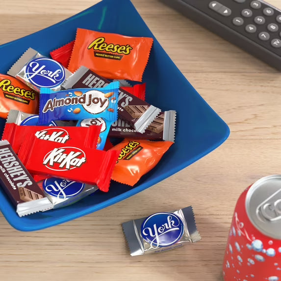 (2 pack)Hershey's Assorted Flavored Candy Assortment, Party Pack, 25 oz